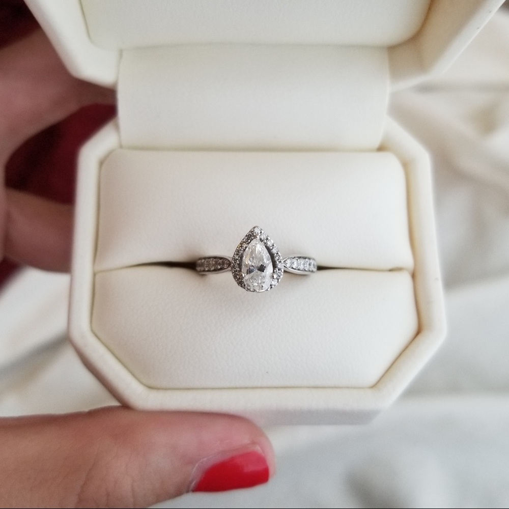 Diamond Wedding Ring Set - Picture 3 of 9